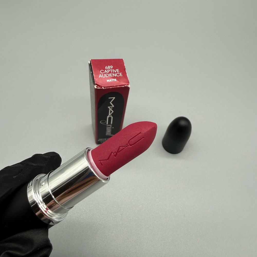 MAC Cosmetics Captive Audience Matte Lipstick - Full size